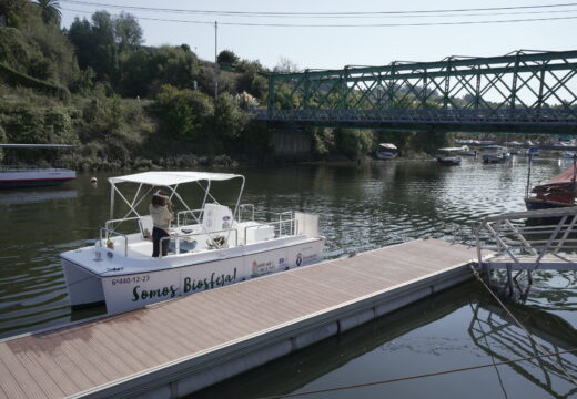 A Reserva promociona o seu catamarán eléctrico con visitas guiadas gratuítas polo Mandeo
